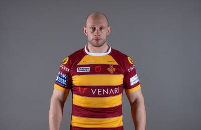Hill named in Giants squad for Salford