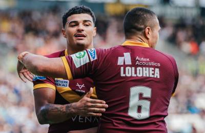 GIANTS HAMMER HULL FC IN FINAL AWAY GAME