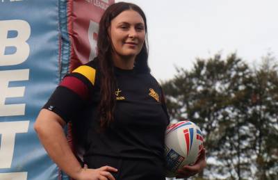 GIANTS SIGN BULLS CAPTAIN