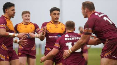 GIANTS EASE PAST HUNSLET TO BOOK PLACE IN ROUND 4