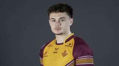 WALLIS TO JOIN LEEDS ON LOAN